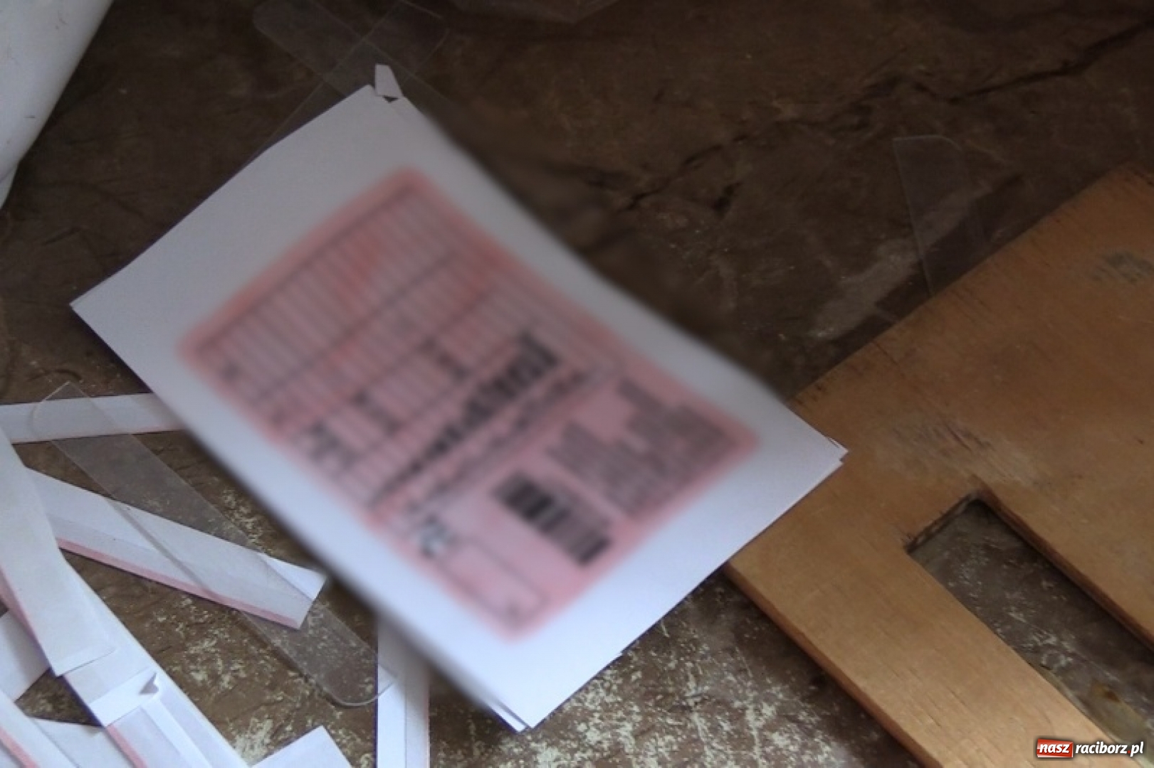 Zdjęcie w galerii na portalu naszraciborz.pl: Mogli sfałszować niemal każdy dokument – rozbito zorganizowaną grupę przestępczą wiadomości z regionu