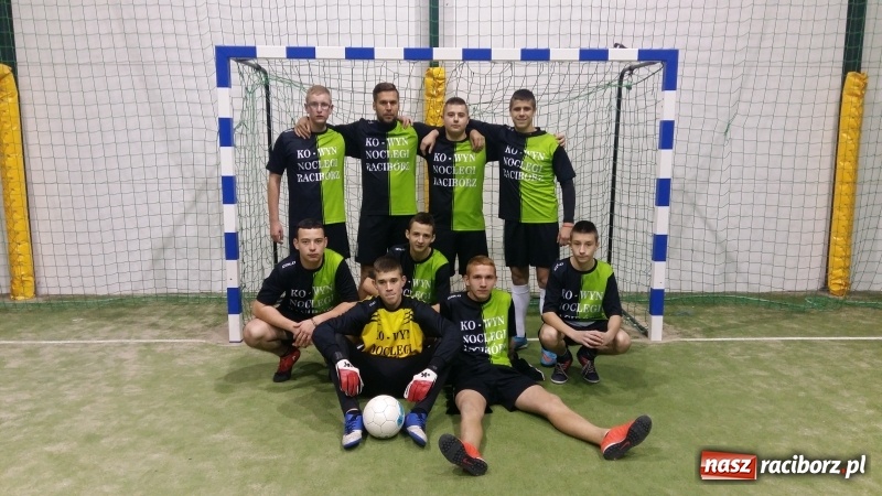 Zdjęcie w galerii na portalu naszraciborz.pl: Inauguracja IV edycji Rudzkiej Amatorskiej Ligi Piłki Nożnej Pięcioosobowej wiadomości z regionu