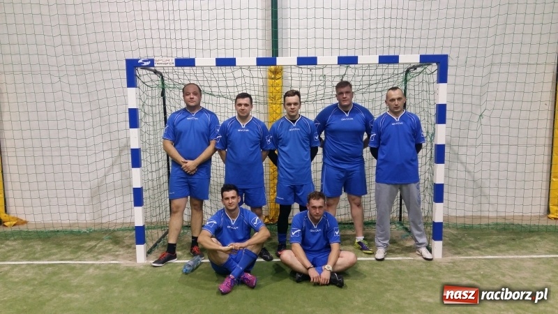 Zdjęcie w galerii na portalu naszraciborz.pl: Inauguracja IV edycji Rudzkiej Amatorskiej Ligi Piłki Nożnej Pięcioosobowej wiadomości z regionu