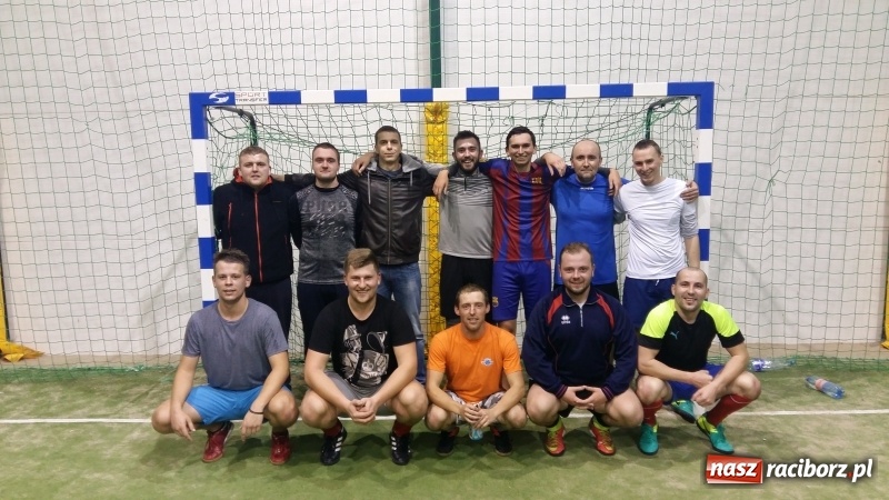 Zdjęcie w galerii na portalu naszraciborz.pl: Inauguracja IV edycji Rudzkiej Amatorskiej Ligi Piłki Nożnej Pięcioosobowej wiadomości z regionu