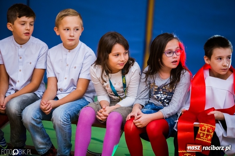 Zdjęcie w galerii na portalu naszraciborz.pl: Bal wszystkich świętych w SP 13 wiadomości z regionu