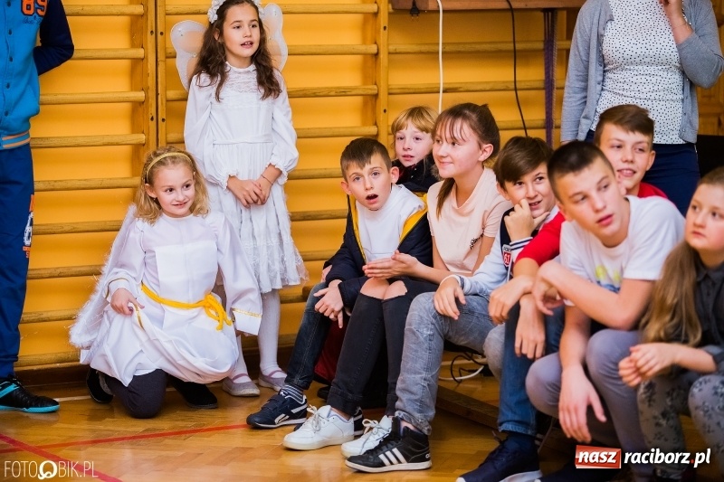Zdjęcie w galerii na portalu naszraciborz.pl: Bal wszystkich świętych w SP 13 wiadomości z regionu
