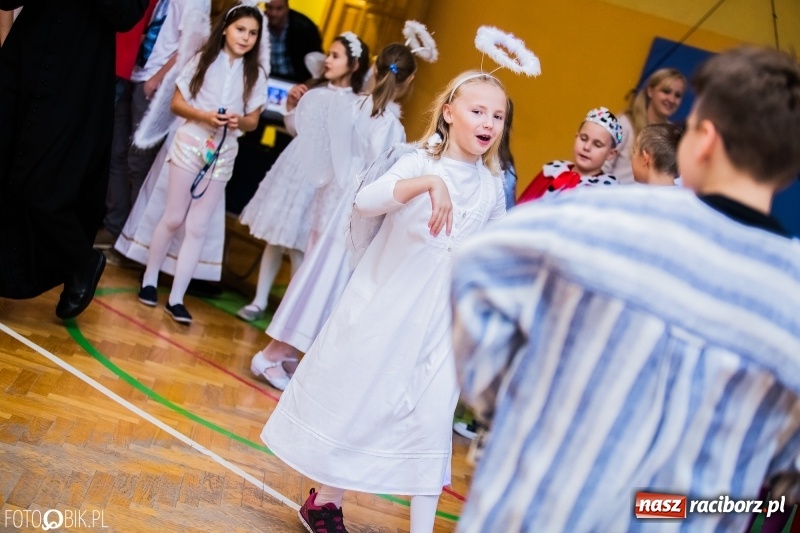 Zdjęcie w galerii na portalu naszraciborz.pl: Bal wszystkich świętych w SP 13 wiadomości z regionu