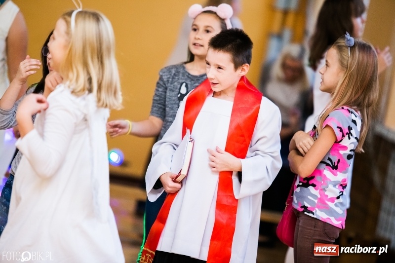 Zdjęcie w galerii na portalu naszraciborz.pl: Bal wszystkich świętych w SP 13 wiadomości z regionu