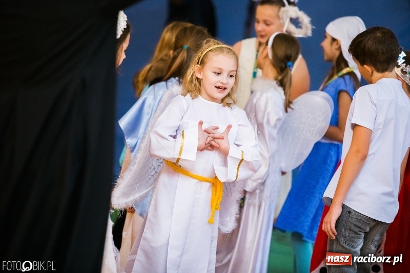 Zdjęcie w galerii na portalu naszraciborz.pl: Bal wszystkich świętych w SP 13 wiadomości z regionu