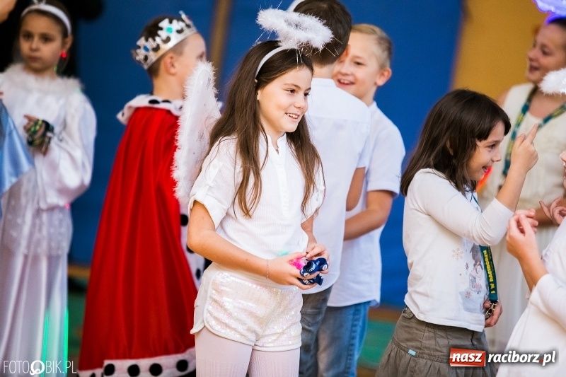 Zdjęcie w galerii na portalu naszraciborz.pl: Bal wszystkich świętych w SP 13 wiadomości z regionu