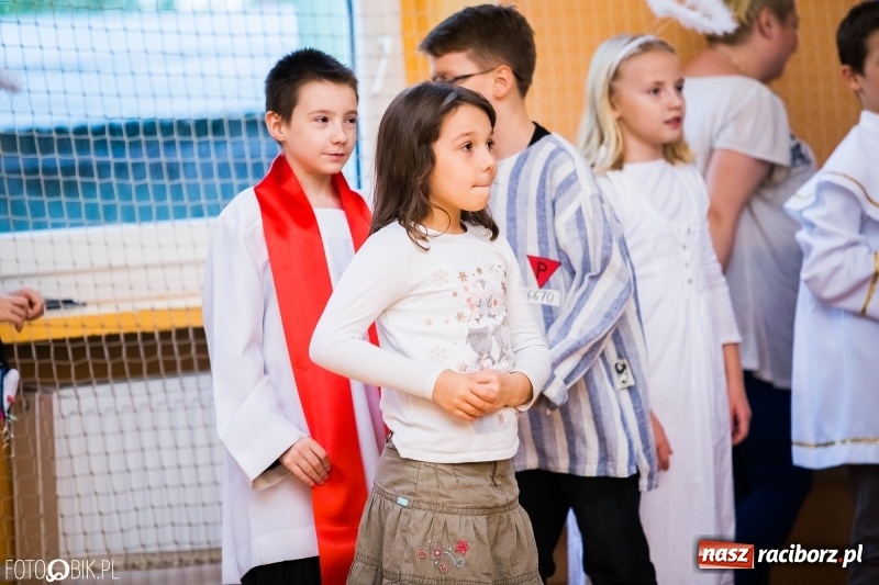 Zdjęcie w galerii na portalu naszraciborz.pl: Bal wszystkich świętych w SP 13 wiadomości z regionu
