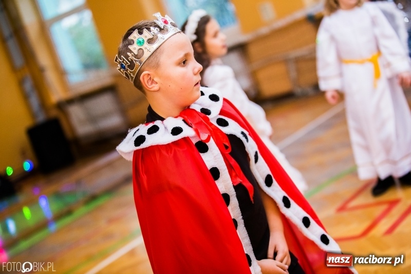 Zdjęcie w galerii na portalu naszraciborz.pl: Bal wszystkich świętych w SP 13 wiadomości z regionu