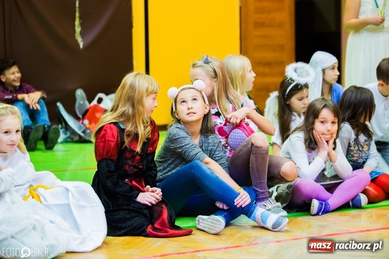 Zdjęcie w galerii na portalu naszraciborz.pl: Bal wszystkich świętych w SP 13 wiadomości z regionu