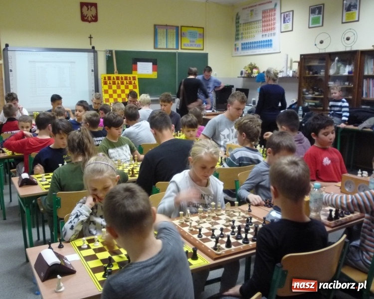 Zdjęcie w galerii na portalu naszraciborz.pl: Turniej szachowy DFK w Tworkowie wiadomości z regionu