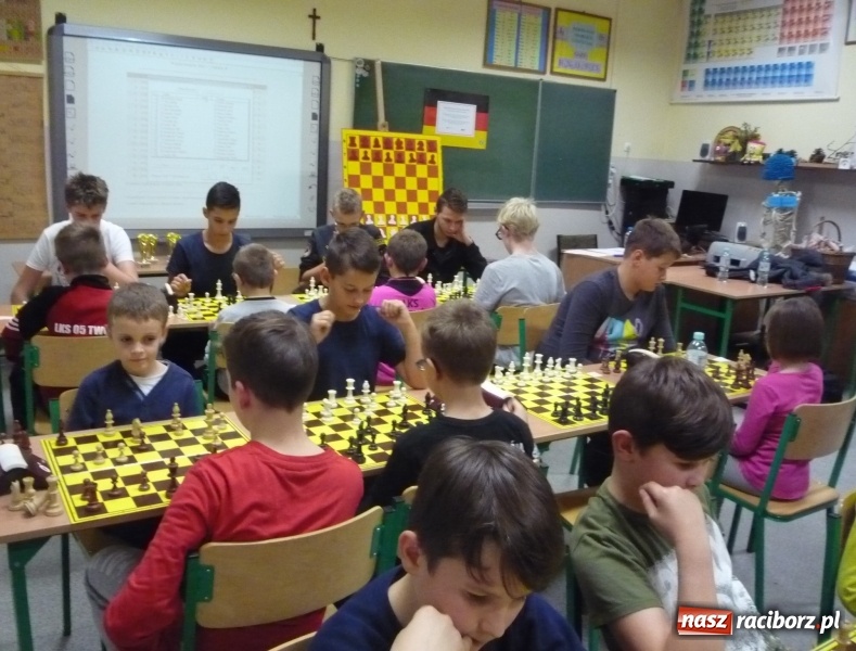Zdjęcie w galerii na portalu naszraciborz.pl: Turniej szachowy DFK w Tworkowie wiadomości z regionu