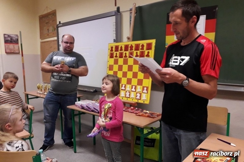 Zdjęcie w galerii na portalu naszraciborz.pl: Turniej szachowy DFK w Tworkowie wiadomości z regionu