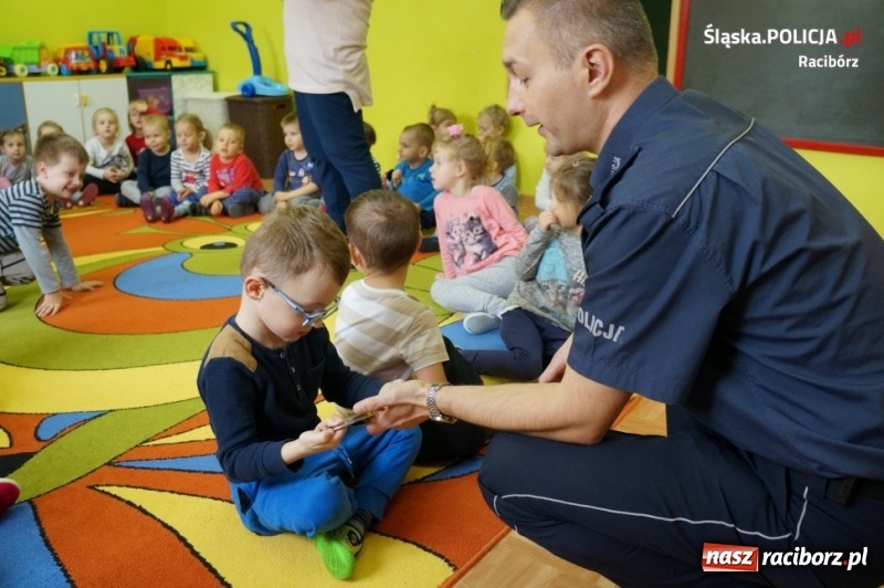 Zdjęcie w galerii na portalu naszraciborz.pl: Policjanci odwiedzili kolejne raciborskie przedszkola  wiadomości z regionu