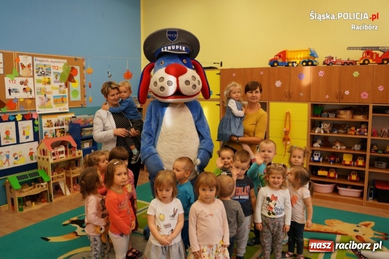 Zdjęcie w galerii na portalu naszraciborz.pl: Policjanci odwiedzili kolejne raciborskie przedszkola  wiadomości z regionu