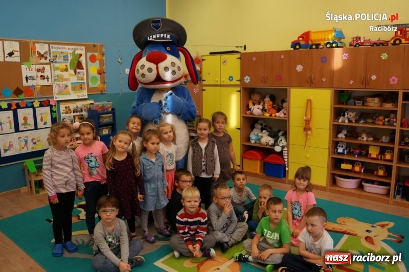 Zdjęcie w galerii na portalu naszraciborz.pl: Policjanci odwiedzili kolejne raciborskie przedszkola  wiadomości z regionu