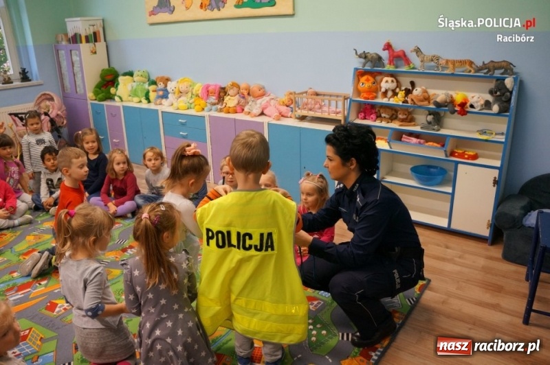 Zdjęcie w galerii na portalu naszraciborz.pl: Policjanci odwiedzili kolejne raciborskie przedszkola  wiadomości z regionu