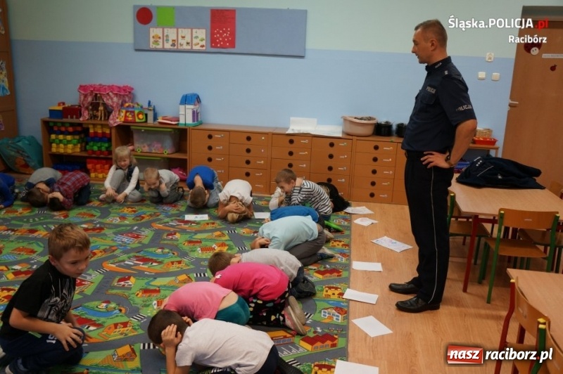 Zdjęcie w galerii na portalu naszraciborz.pl: Policjanci odwiedzili kolejne raciborskie przedszkola  wiadomości z regionu