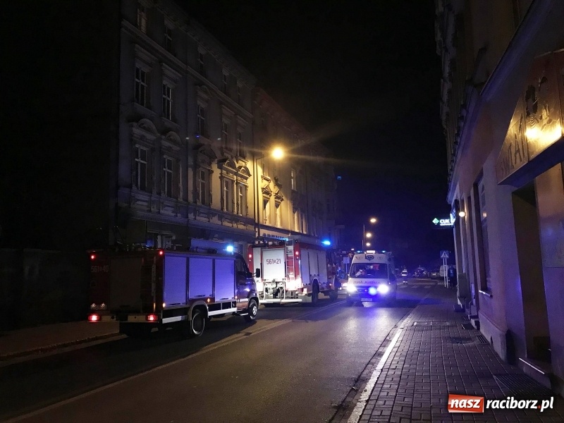 Zdjęcie w galerii na portalu naszraciborz.pl: Potrącenie na pasach przy kinie Bałtyk. Poszkodowany trafił do szpitala wiadomości z regionu