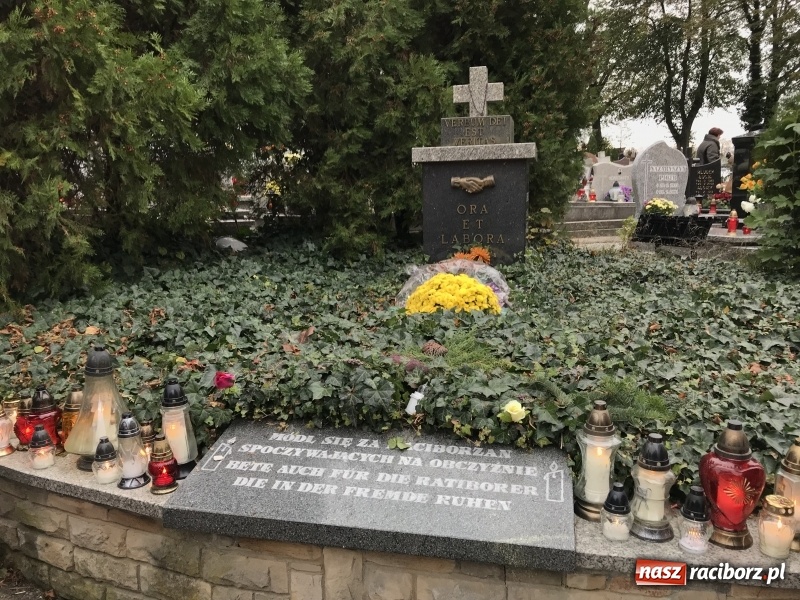 Zdjęcie w galerii na portalu naszraciborz.pl: Wszystkich Świętych 2017. Na cmentarzach nie ma tłoku  wiadomości z regionu