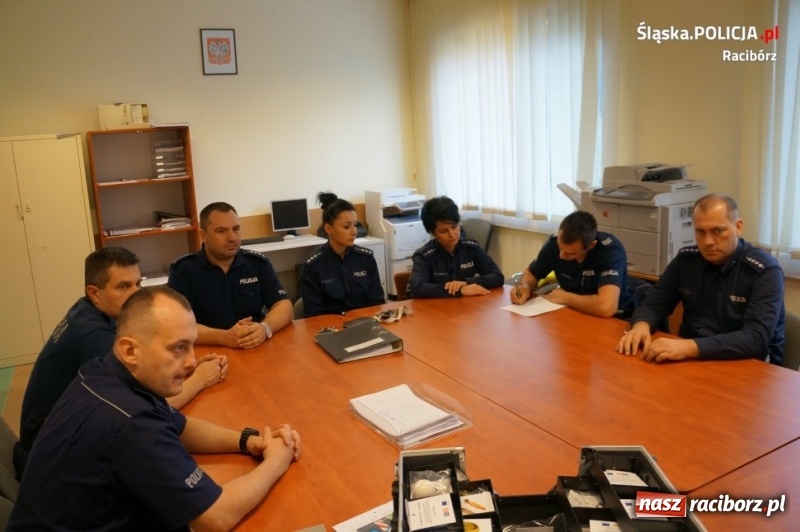 Zdjęcie w galerii na portalu naszraciborz.pl: Zastępca komendanta spotkał się z dzielnicowymi wiadomości z regionu