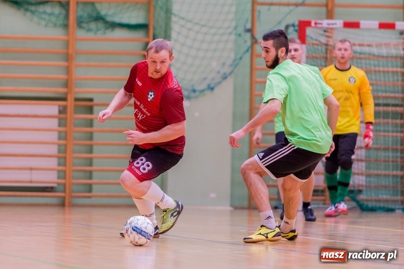 Zdjęcie w galerii na portalu naszraciborz.pl: Początek sezonu Halowej Ligi Piłki Nożnej w Raciborzu wiadomości z regionu
