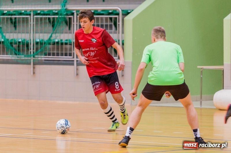 Zdjęcie w galerii na portalu naszraciborz.pl: Początek sezonu Halowej Ligi Piłki Nożnej w Raciborzu wiadomości z regionu