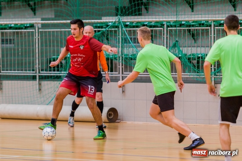 Zdjęcie w galerii na portalu naszraciborz.pl: Początek sezonu Halowej Ligi Piłki Nożnej w Raciborzu wiadomości z regionu