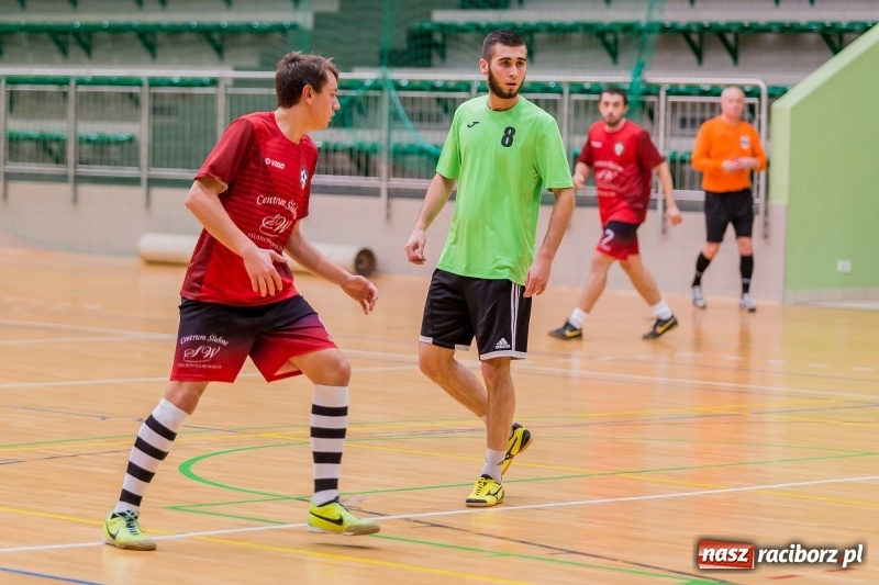 Zdjęcie w galerii na portalu naszraciborz.pl: Początek sezonu Halowej Ligi Piłki Nożnej w Raciborzu wiadomości z regionu