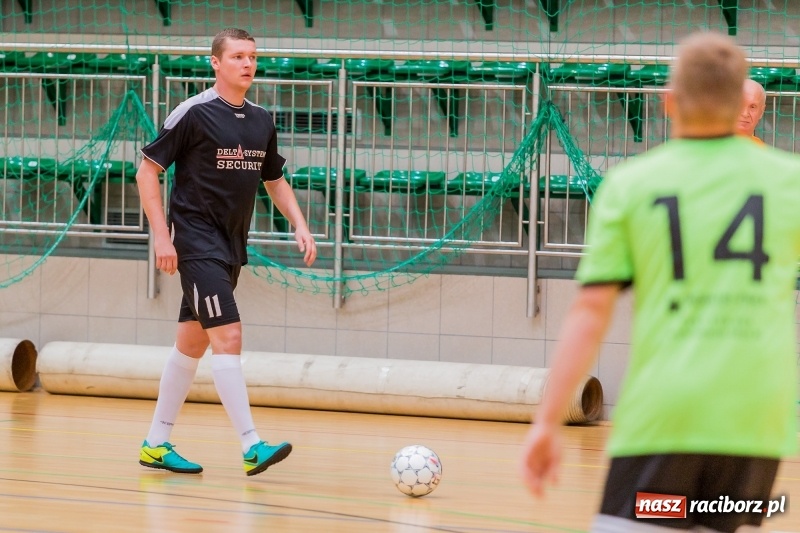 Zdjęcie w galerii na portalu naszraciborz.pl: Początek sezonu Halowej Ligi Piłki Nożnej w Raciborzu wiadomości z regionu