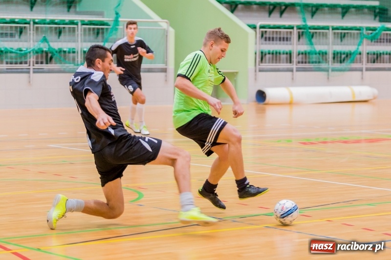 Zdjęcie w galerii na portalu naszraciborz.pl: Początek sezonu Halowej Ligi Piłki Nożnej w Raciborzu wiadomości z regionu