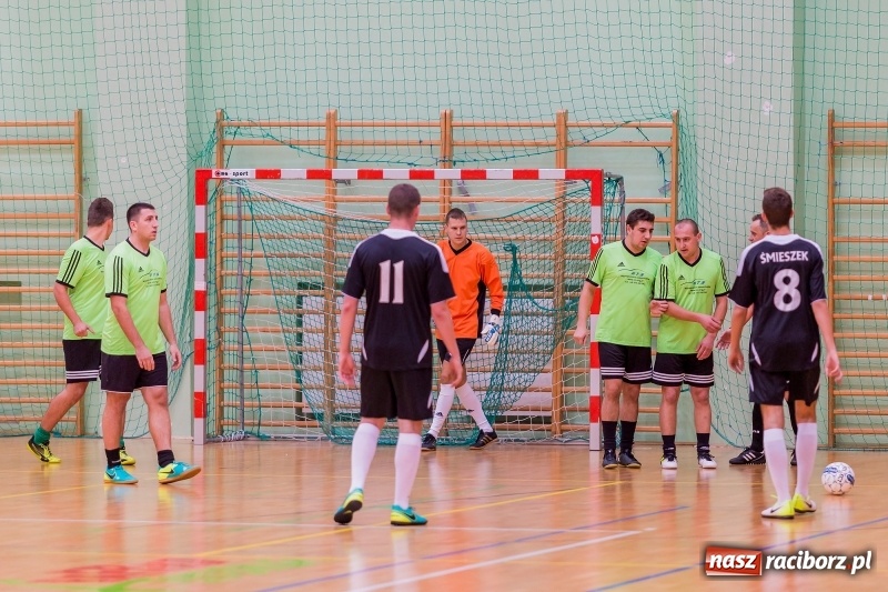 Zdjęcie w galerii na portalu naszraciborz.pl: Początek sezonu Halowej Ligi Piłki Nożnej w Raciborzu wiadomości z regionu