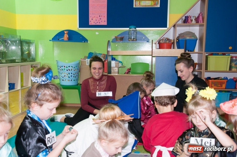 Zdjęcie w galerii na portalu naszraciborz.pl: Jak Koziołek Matołek z przedszkola w Markowicach do Chin zawędrował – Chińska draka w chińskiej dzielnicy  wiadomości z regionu