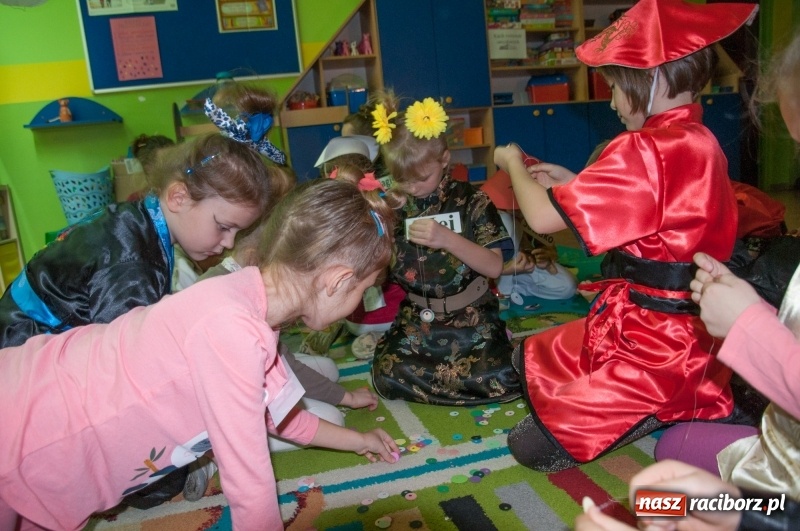 Zdjęcie w galerii na portalu naszraciborz.pl: Jak Koziołek Matołek z przedszkola w Markowicach do Chin zawędrował – Chińska draka w chińskiej dzielnicy  wiadomości z regionu