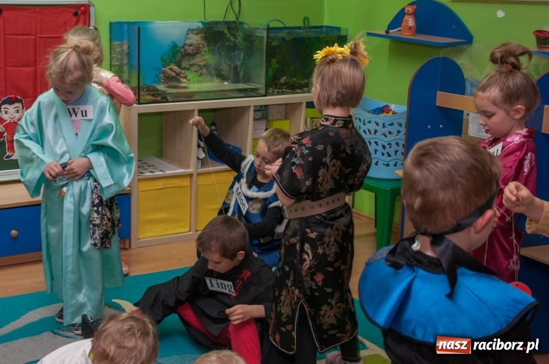 Zdjęcie w galerii na portalu naszraciborz.pl: Jak Koziołek Matołek z przedszkola w Markowicach do Chin zawędrował – Chińska draka w chińskiej dzielnicy  wiadomości z regionu