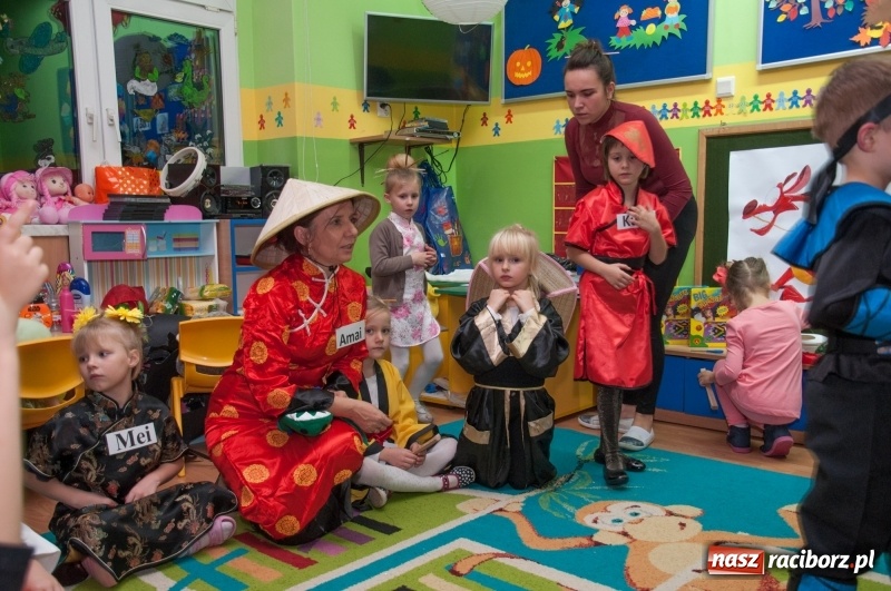 Zdjęcie w galerii na portalu naszraciborz.pl: Jak Koziołek Matołek z przedszkola w Markowicach do Chin zawędrował – Chińska draka w chińskiej dzielnicy  wiadomości z regionu