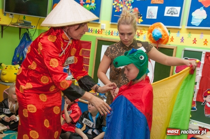 Zdjęcie w galerii na portalu naszraciborz.pl: Jak Koziołek Matołek z przedszkola w Markowicach do Chin zawędrował – Chińska draka w chińskiej dzielnicy  wiadomości z regionu