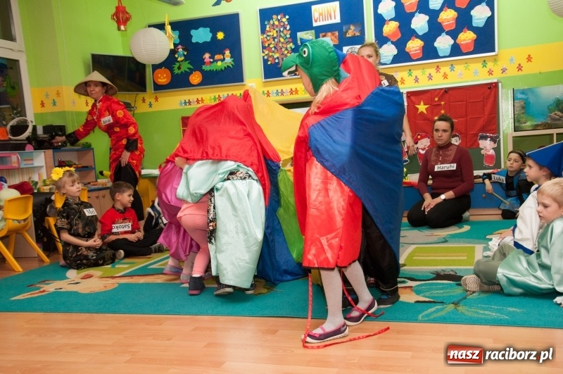 Zdjęcie w galerii na portalu naszraciborz.pl: Jak Koziołek Matołek z przedszkola w Markowicach do Chin zawędrował – Chińska draka w chińskiej dzielnicy  wiadomości z regionu