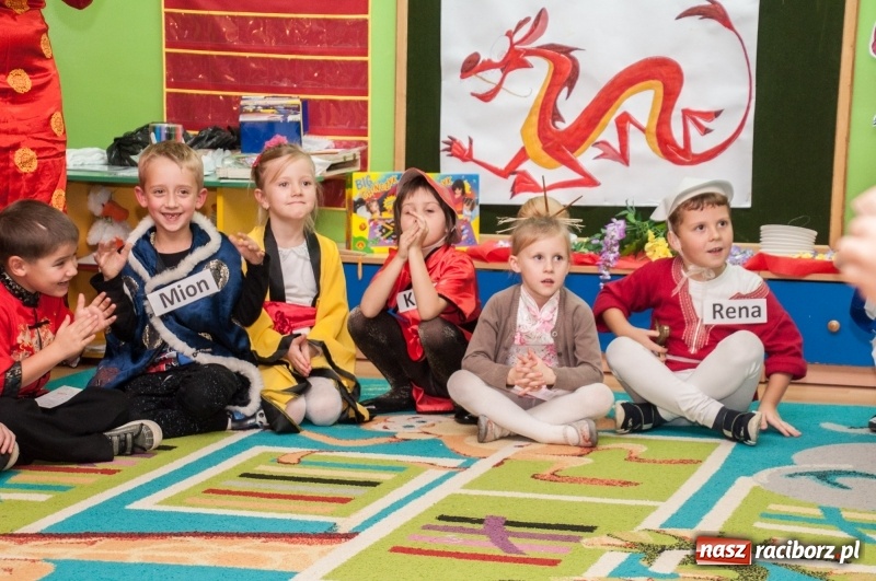Zdjęcie w galerii na portalu naszraciborz.pl: Jak Koziołek Matołek z przedszkola w Markowicach do Chin zawędrował – Chińska draka w chińskiej dzielnicy  wiadomości z regionu