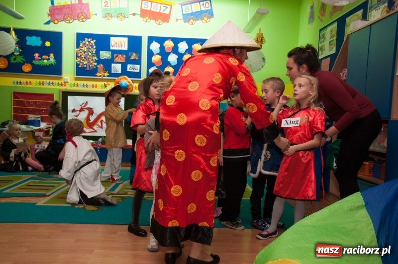 Zdjęcie w galerii na portalu naszraciborz.pl: Jak Koziołek Matołek z przedszkola w Markowicach do Chin zawędrował – Chińska draka w chińskiej dzielnicy  wiadomości z regionu