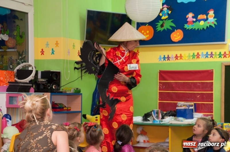 Zdjęcie w galerii na portalu naszraciborz.pl: Jak Koziołek Matołek z przedszkola w Markowicach do Chin zawędrował – Chińska draka w chińskiej dzielnicy  wiadomości z regionu