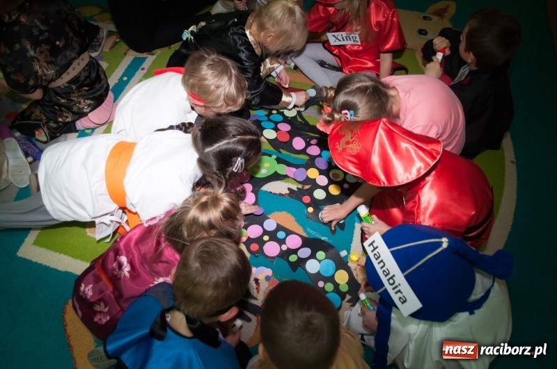 Zdjęcie w galerii na portalu naszraciborz.pl: Jak Koziołek Matołek z przedszkola w Markowicach do Chin zawędrował – Chińska draka w chińskiej dzielnicy  wiadomości z regionu