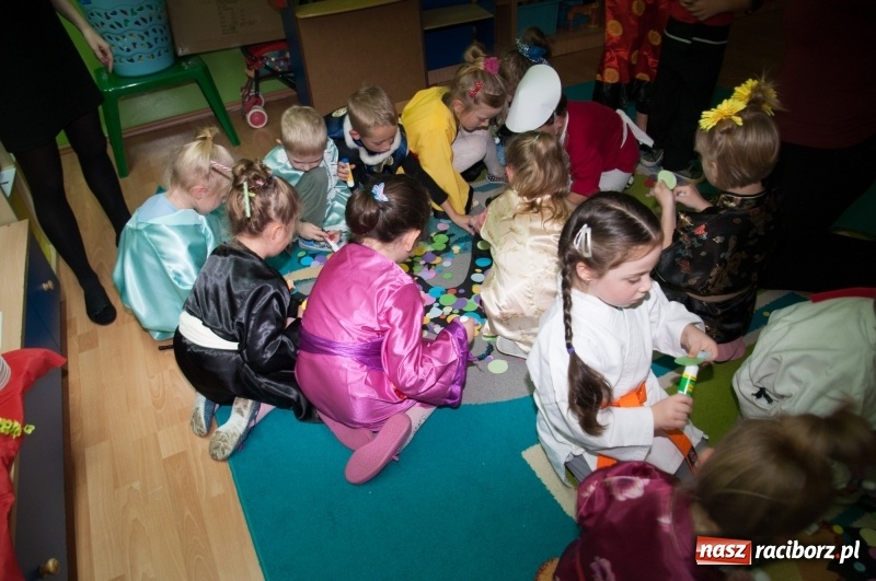 Zdjęcie w galerii na portalu naszraciborz.pl: Jak Koziołek Matołek z przedszkola w Markowicach do Chin zawędrował – Chińska draka w chińskiej dzielnicy  wiadomości z regionu