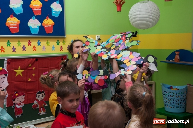 Zdjęcie w galerii na portalu naszraciborz.pl: Jak Koziołek Matołek z przedszkola w Markowicach do Chin zawędrował – Chińska draka w chińskiej dzielnicy  wiadomości z regionu