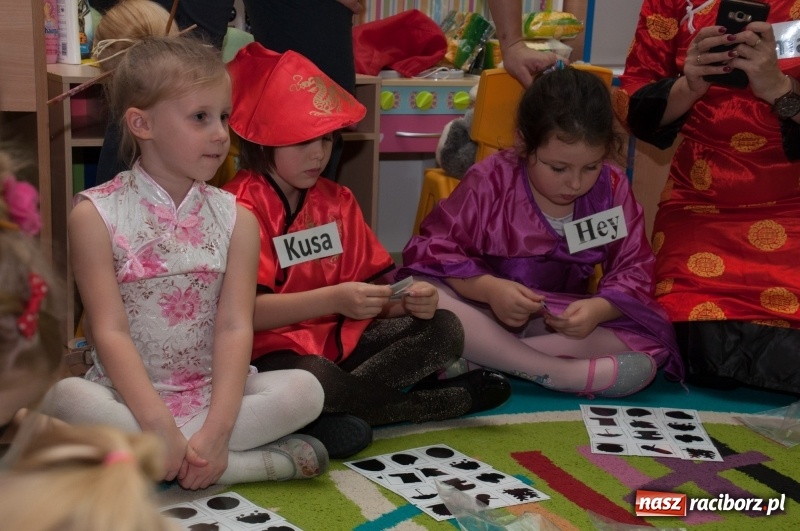 Zdjęcie w galerii na portalu naszraciborz.pl: Jak Koziołek Matołek z przedszkola w Markowicach do Chin zawędrował – Chińska draka w chińskiej dzielnicy  wiadomości z regionu