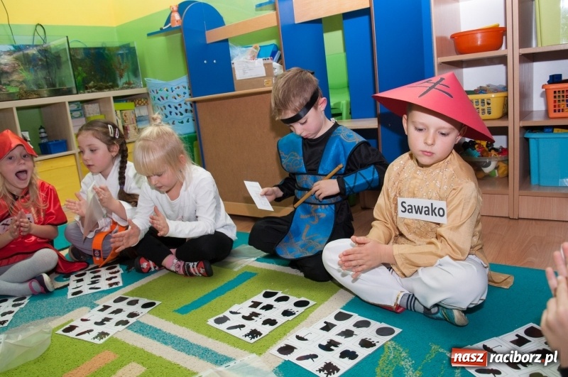 Zdjęcie w galerii na portalu naszraciborz.pl: Jak Koziołek Matołek z przedszkola w Markowicach do Chin zawędrował – Chińska draka w chińskiej dzielnicy  wiadomości z regionu