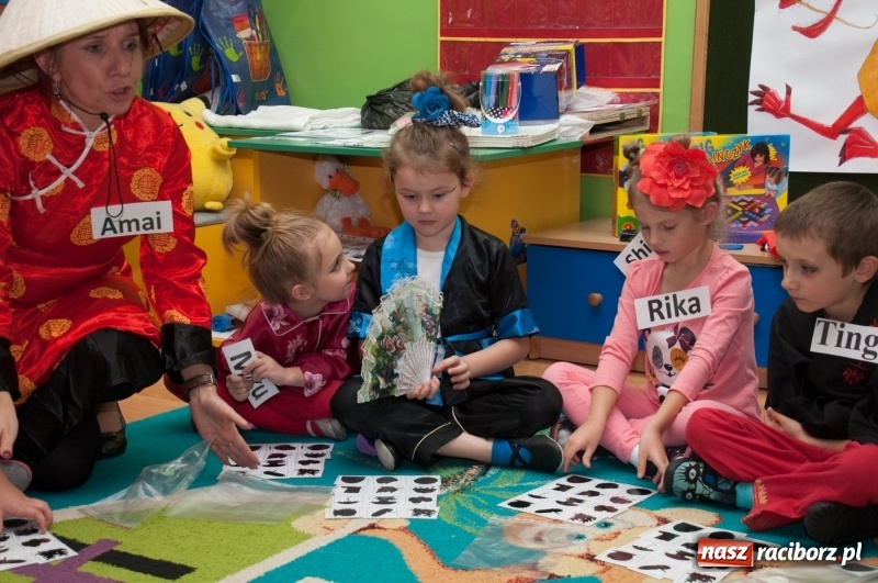 Zdjęcie w galerii na portalu naszraciborz.pl: Jak Koziołek Matołek z przedszkola w Markowicach do Chin zawędrował – Chińska draka w chińskiej dzielnicy  wiadomości z regionu