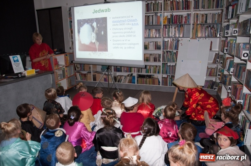 Zdjęcie w galerii na portalu naszraciborz.pl: Jak Koziołek Matołek z przedszkola w Markowicach do Chin zawędrował – Chińska draka w chińskiej dzielnicy  wiadomości z regionu