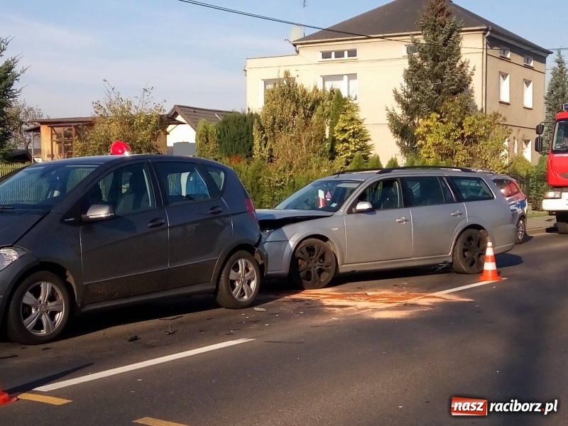Zdjęcie w galerii na portalu naszraciborz.pl: Zderzenie trzech pojazdów na Bogumińskiej  wiadomości z regionu