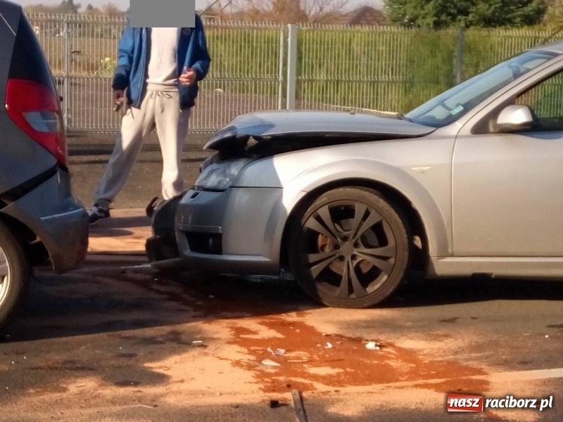 Zdjęcie w galerii na portalu naszraciborz.pl: Zderzenie trzech pojazdów na Bogumińskiej  wiadomości z regionu