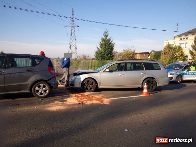 Zdjęcie w galerii na portalu naszraciborz.pl: Zderzenie trzech pojazdów na Bogumińskiej  wiadomości z regionu